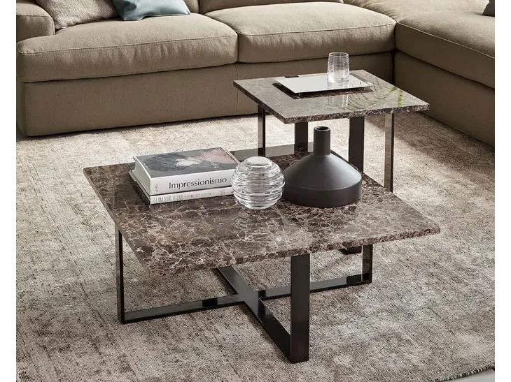 Tavolino Heathrow con top in marmo di Rosini Divani