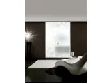 Porta per interni scorrevole in vetro acidato con stampa bianca Flowers e telaio in alluminio Absolute 005 di Unico Italia