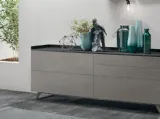 Madia Sir in materico piasentina scura con top in materico rovere carbone di Tomasella