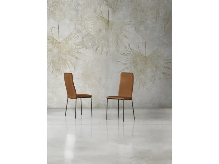 Sedia rivestita in pelle Gaia di Sedit