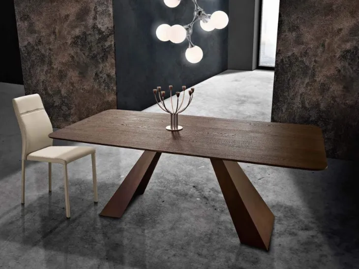 Tavolo Daytona in legno di rovere termocotto di MaxHome