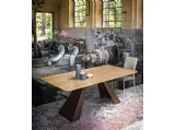 Tavolo dal design dinamico Daytona in legno di rovere naturale di MaxHome