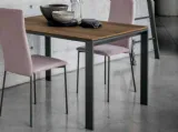 Tavolo con struttura in metallo e piano in materico Evolution di Sedit