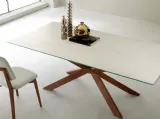 Tavolo di design con struttura in metallo e piano in vetro Mikado di Eurosedia