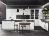 Cucina classica con isola in laccato opaco Bianco e rovere con top in gres Levante di Miton