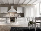 Cucina Classica lineare Provenza in massello di frassino finitura decapè bianco di Forma la cucina