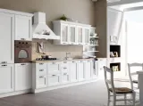 Cucina Classica Venezia in massello di frassino finitura decapè bianco di Forma la cucina