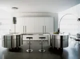 Cucina Design con isola con elementi girevoli in acciaio Rondò di Miton