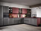 Cucina Moderna angolare Asia in materico laccato antracite e laccato opaco rosso porto di Forma la cucina