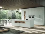 Cucina Moderna con isola Ménta in laminato PET opaco Bianco Nordico di Miton
