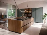 Cucina Moderna con isola Ménta in bilaminato Legno Noce Cordesco di Miton