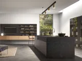Cucina Moderne Shine 2 in vetro satinato e marmo di Atra Cucine