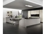 Cucina Moderna con isola e penisola System 22 in melaminico Malta Grigia e Betulla di Atra Cucine