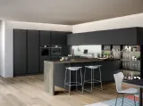 Cucina Moderna angolare Trend Grip in laminato fenix nero ingo con bancone penisola in finitura abete antico di Forma la cucina
