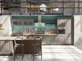 Cucina su misura lineare Maya in Frassino massello finitura Visone di Atra Cucine