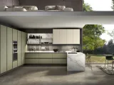 Cucina su misura Shine in PMMA Verde Muschio e Tortora di Atra Cucine